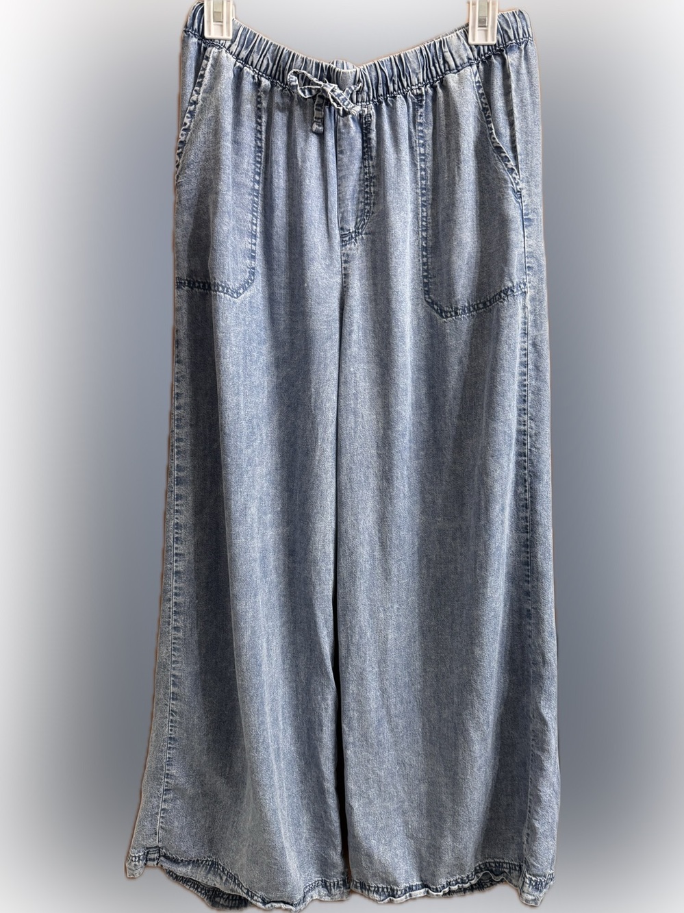 Women’s Wide Leg Lightweight Flowy Jeans